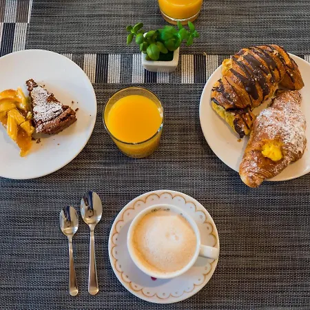 فندق مبيت وإفطار Tozza 4*